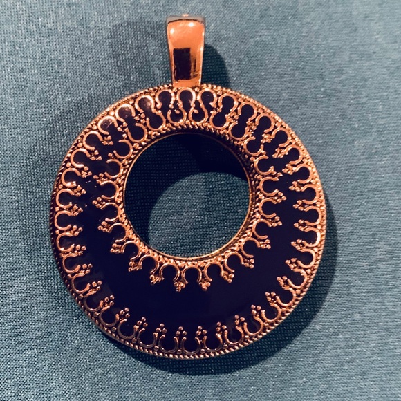 Premier Designs reversible pendant - Picture 2 of 2